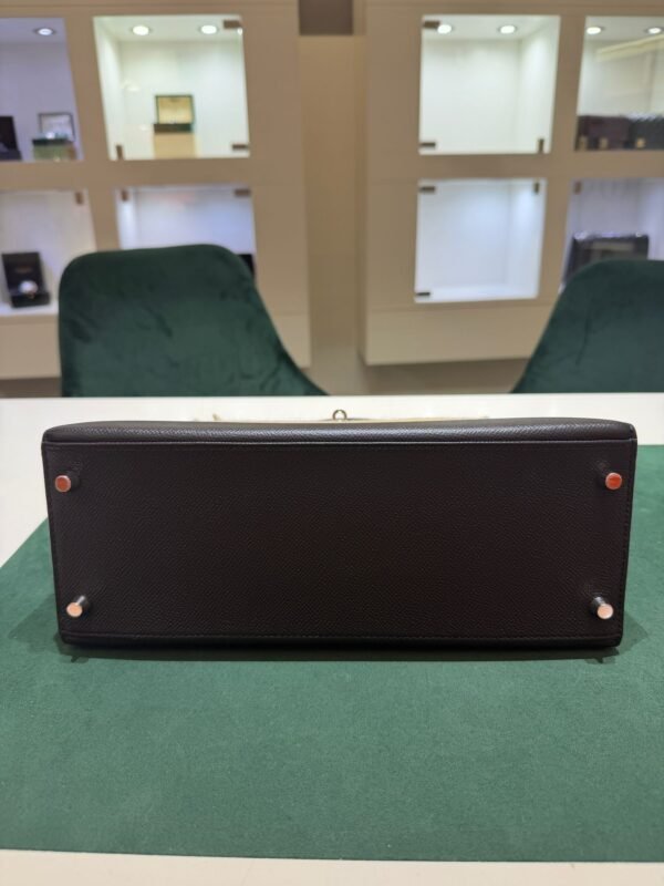 WhatsApp Image 2026-05-20 at 11.02.22 (4) Hermès Kelly 28 sellier veau pellame epsom second hand del 2017 color Noir nero con hardware palladio full set excellent condition