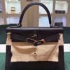 WhatsApp Image 2026-05-20 at 11.02.23 (4) Hermès Kelly 28 sellier veau pellame epsom second hand del 2017 color Noir nero con hardware palladio full set excellent condition