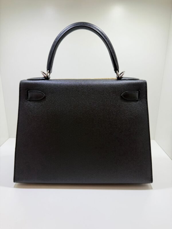 WhatsApp Image 2026-05-20 at 11.02.24 (3) Hermès Kelly 28 sellier veau pellame epsom second hand del 2017 color Noir nero con hardware palladio full set excellent condition