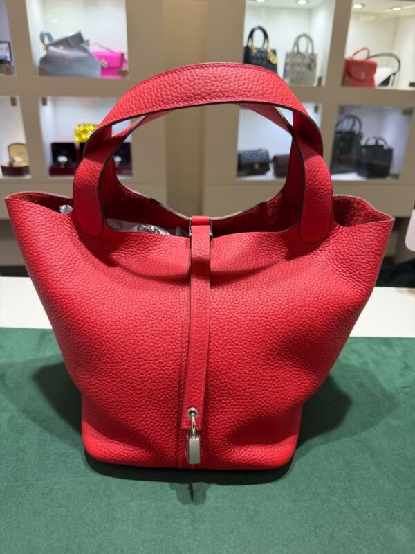 WhatsApp Image 2026-06-10 at 10.21.04 Hermès Picotin Lock 22 nuova Rouge vermillon taurillon clemence