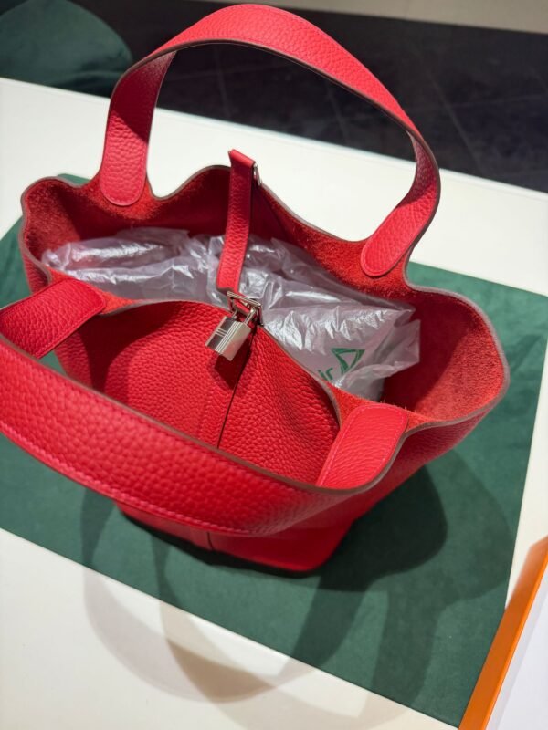 WhatsApp Image 2026-06-10 at 10.21.05 Hermès Picotin Lock 22 nuova Rouge vermillon taurillon clemence