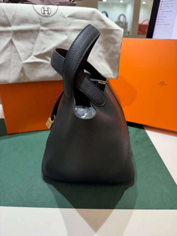WhatsApp Image 2026-06-10 at 10.21.53 (1) Hermès Picotin Lock 22 nuova Noir del 2025