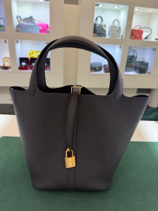 WhatsApp Image 2026-06-10 at 10.21.54 (1) Hermès Picotin Lock 22 nuova Noir del 2025