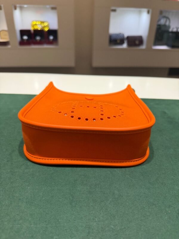 WhatsApp Image 2026-06-10 at 10.36.05 Hermès Evelyne 16 orange del 2024