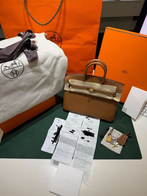 WhatsApp Image 2026-06-17 at 12.23.04 Hermès Birkin 25 retourne veau togo colore GOLD ( cuoio caramello ) stampa G NUOVA 2026