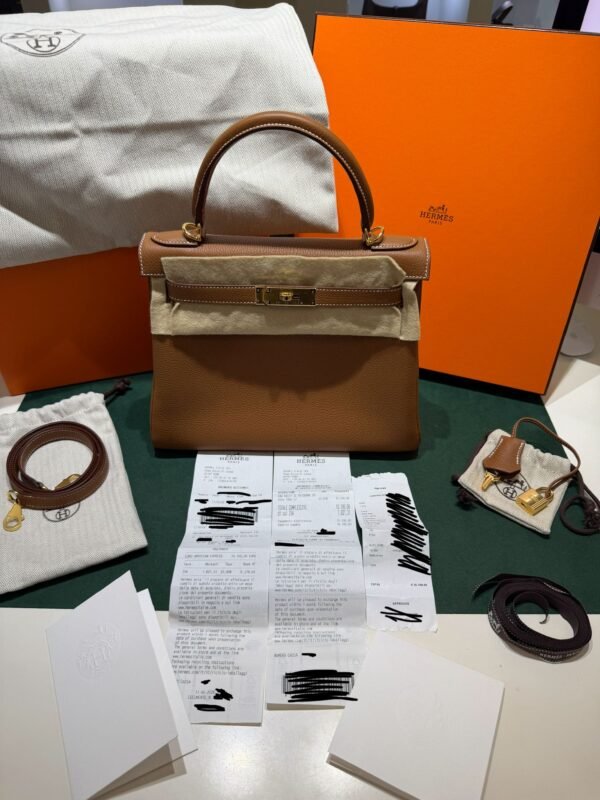 Herm&egrave;s Kelly 28 retourne NUOVA 2026 seriale G color gold (marrone) pellame Togo con hardware dorato