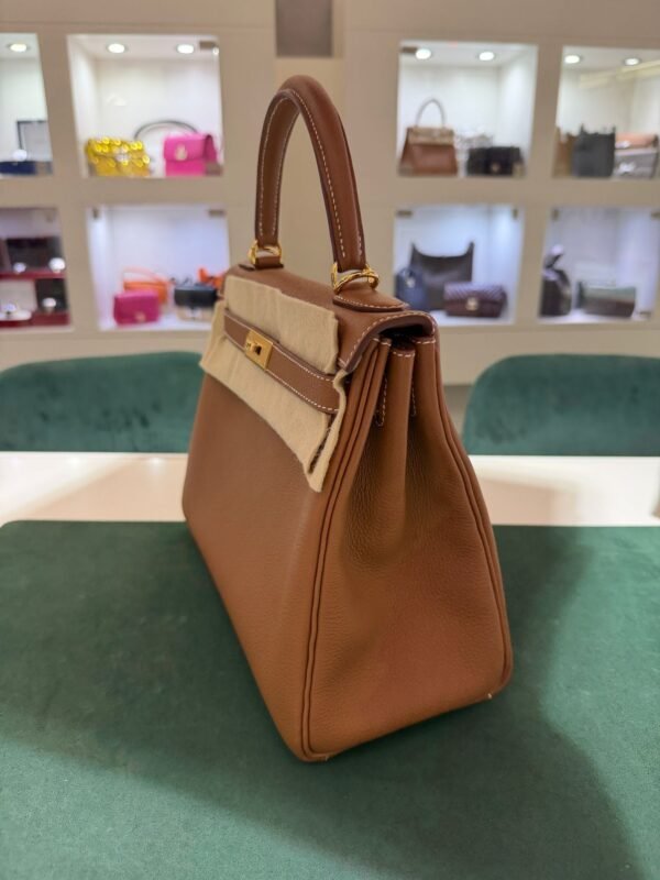 Herm&egrave;s Kelly 28 retourne NUOVA 2026 seriale G color gold (marrone) pellame Togo con hardware dorato
