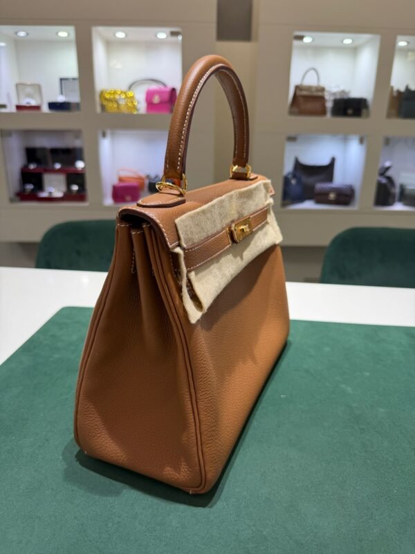 Herm&egrave;s Kelly 28 retourne NUOVA 2026 seriale G color gold (marrone) pellame Togo con hardware dorato