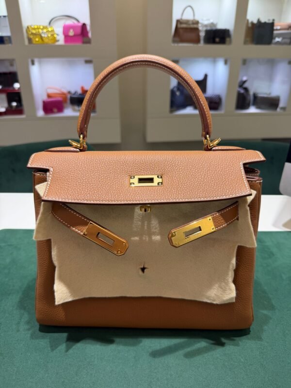 Herm&egrave;s Kelly 28 retourne NUOVA 2026 seriale G color gold (marrone) pellame Togo con hardware dorato