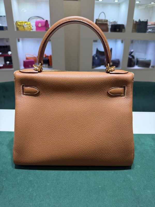 Herm&egrave;s Kelly 28 retourne NUOVA 2026 seriale G color gold (marrone) pellame Togo con hardware dorato