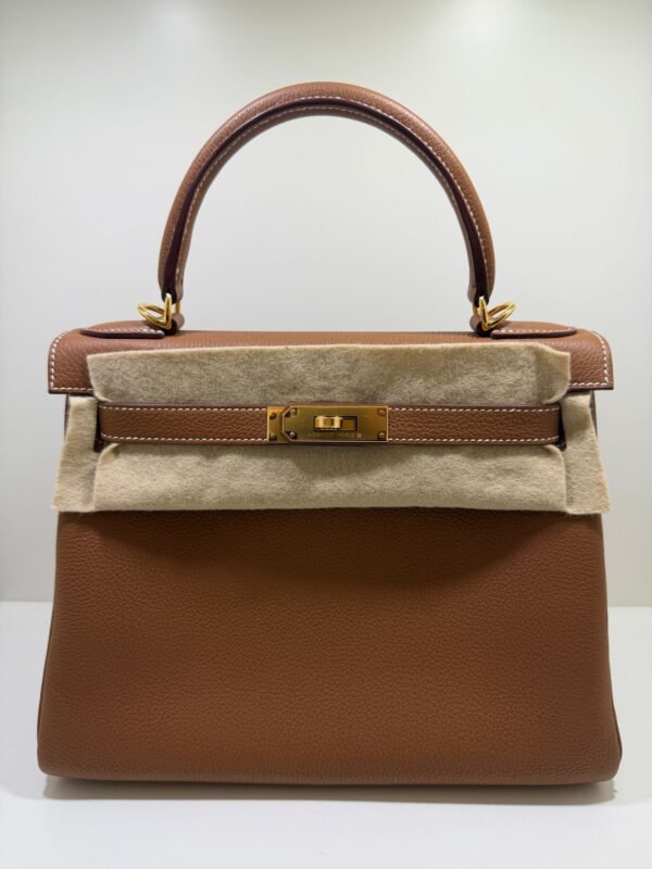 Herm&egrave;s Kelly 28 retourne NUOVA 2026 seriale G color gold (marrone) pellame Togo con hardware dorato