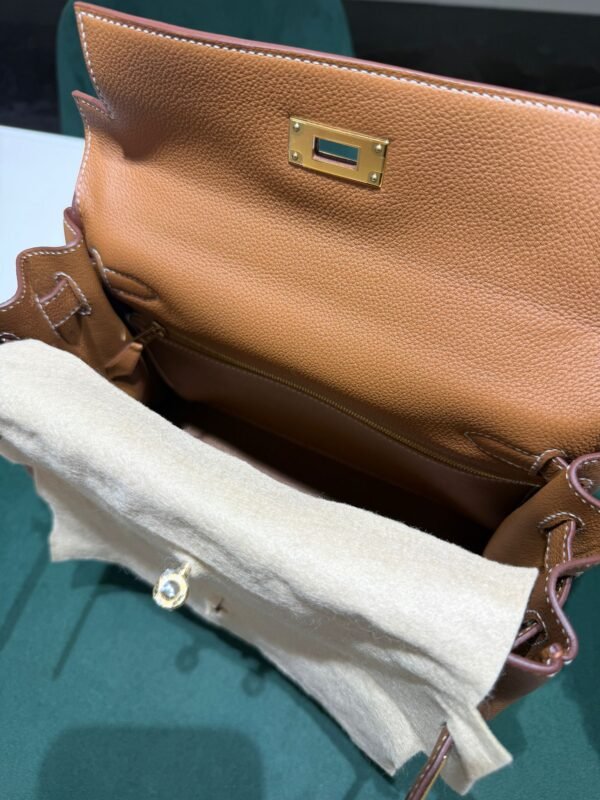 Herm&egrave;s Kelly 28 retourne NUOVA 2026 seriale G color gold (marrone) pellame Togo con hardware dorato