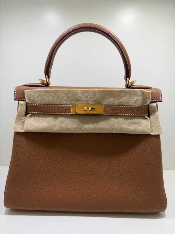 Herm&egrave;s Kelly 28 retourne NUOVA 2026 seriale G color gold (marrone) pellame Togo con hardware dorato