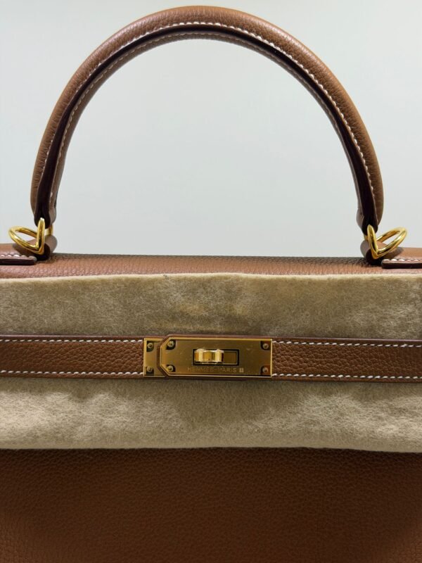 Herm&egrave;s Kelly 28 retourne NUOVA 2026 seriale G color gold (marrone) pellame Togo con hardware dorato