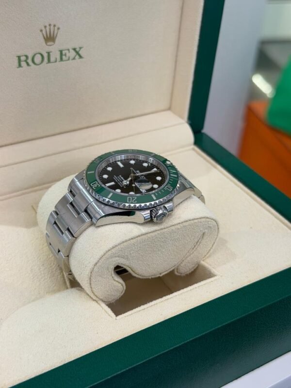 Rolex Submariner Date Starbucks del 2022 Italia full set excellent condition con documenti