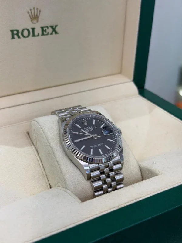 Rolex Datejust 36 36mm quadrante nero del 2021 Italia Jubilee full set top condition con documenti