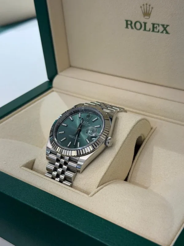 IMG_3437 Rolex Datejust 41 verde menta green del 2024 Italia jubilee full set excellent condition ect ect