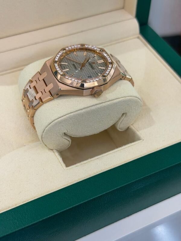 Audemars Piguet Royal Oak Lady 37mm rose gold del 2020 NUOVO mai indossato diamond bezel full set con documenti