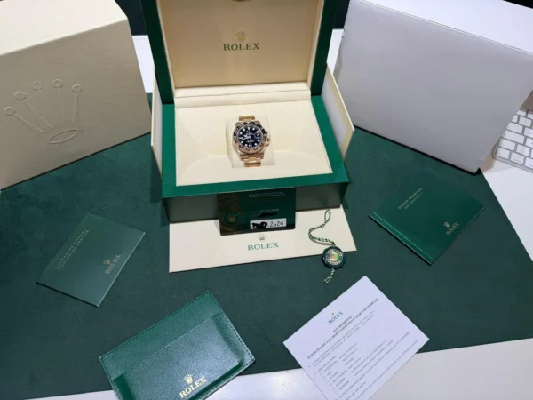 Rolex GMT-Master II rose gold del 2024 Italia full set excellent condition con documenti scatola