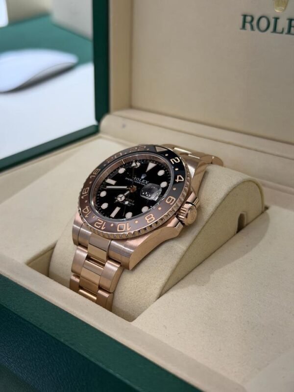 Rolex GMT-Master II rose gold del 2024 Italia full set excellent condition con documenti scatola