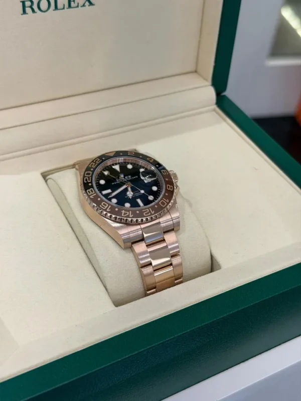 Rolex GMT-Master II rose gold del 2024 Italia full set excellent condition con documenti scatola