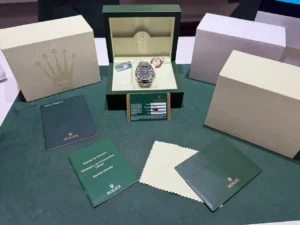 Rolex Milgauss quadrante nero del 2009 Italia full set excellent condition con documenti scatola