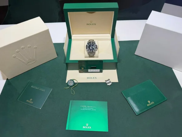 Rolex Submariner Date 41mm del 2022 Italia full set excellent condition con documenti e scatola