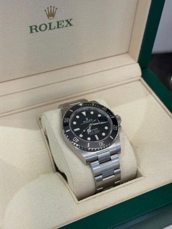 Rolex Submariner Date 41mm del 2022 Italia full set excellent condition con documenti e scatola