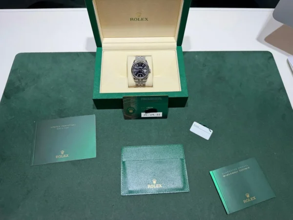 Rolex Datejust 36mm nero del 2022 Italia full set top condition con documenti e scatola