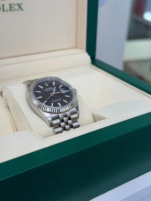 Rolex Datejust 36mm nero del 2022 Italia full set top condition con documenti e scatola