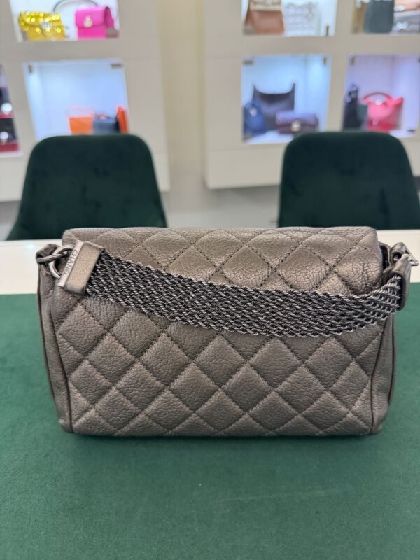 WhatsApp Image 2026-07-01 at 17.18.28 (3) Chanel Classic Flap Mini rectangular 20 – Caviar Metallizzato Grigio Scuro – Hardware Ruthenium del 2017