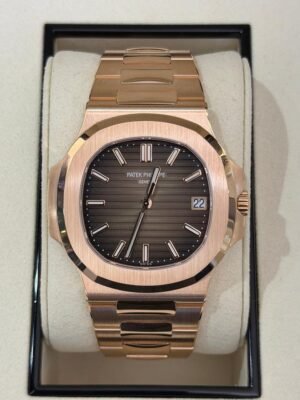 Patek Philippe Nautilus rose gold del 2021 chocolate bown full set excellent condition con documenti