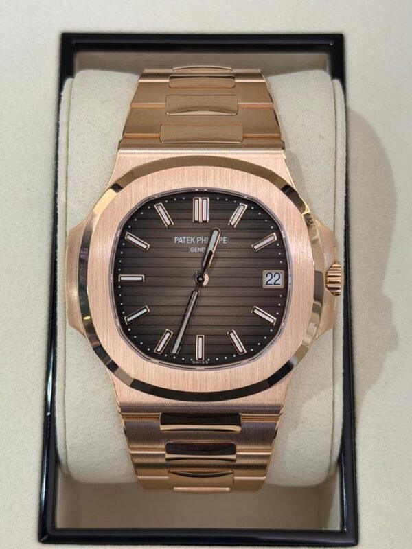 Patek Philippe Nautilus rose gold del 2021 chocolate bown full set excellent condition con documenti