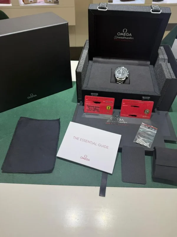 Omega Speedmaster Professional Moonwatch 42mm co-axial del 2026 excellent condition con documenti