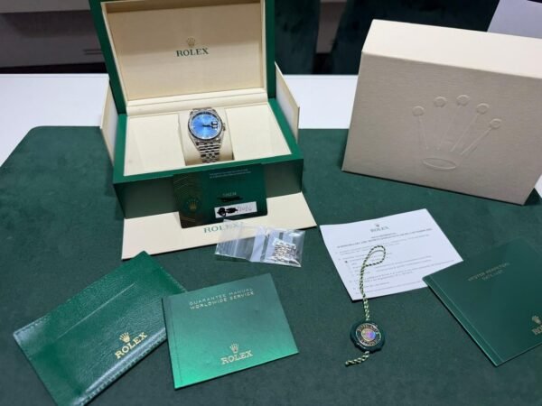 IMG_1015 Rolex Datejust 36 del 2024 quadrante blu in diamanti jubilee top condition full set