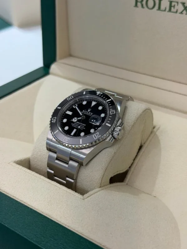 Rolex Submariner Date 41mm NUOVO 2026 Luglio Italia full set con documenti e scatola Rolex