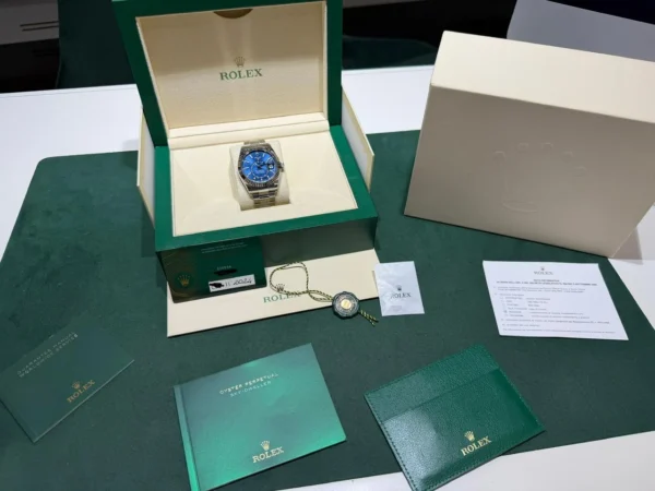 Rolex Sky-Dweller Blu del 2024 NUOVO full stickers Italia Oyster full set con documenti