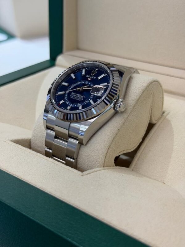 Rolex Sky-Dweller Blu del 2024 NUOVO full stickers Italia Oyster full set con documenti