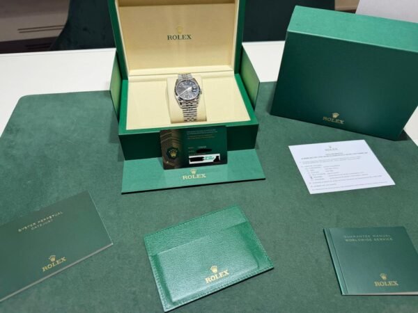 Rolex Datejust 36mm nero NUOVO 2026 mai indossato Jubilee full set con documenti e scatola