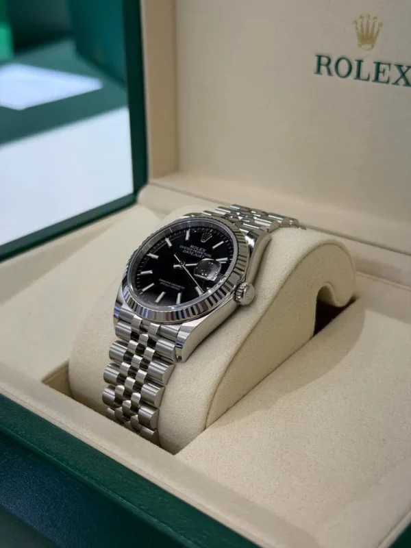 Rolex Datejust 36mm nero NUOVO 2026 mai indossato Jubilee full set con documenti e scatola