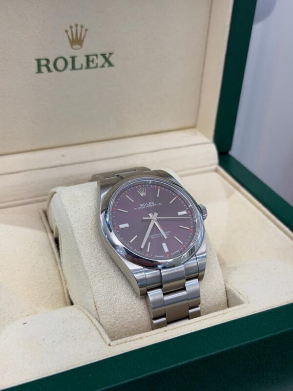 Rolex Oyster Perpetual 39 prugna red grape del 2018 Italia full set top condition con documenti