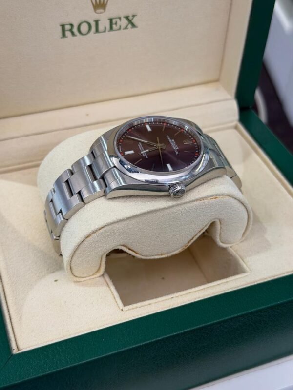 Rolex Oyster Perpetual 39 prugna red grape del 2018 Italia full set top condition con documenti