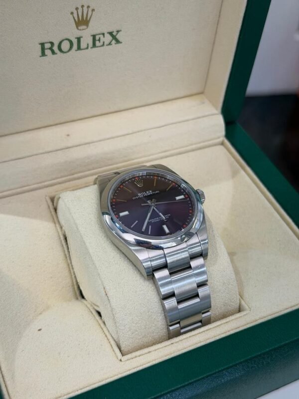 Rolex Oyster Perpetual 39 prugna red grape del 2018 Italia full set top condition con documenti