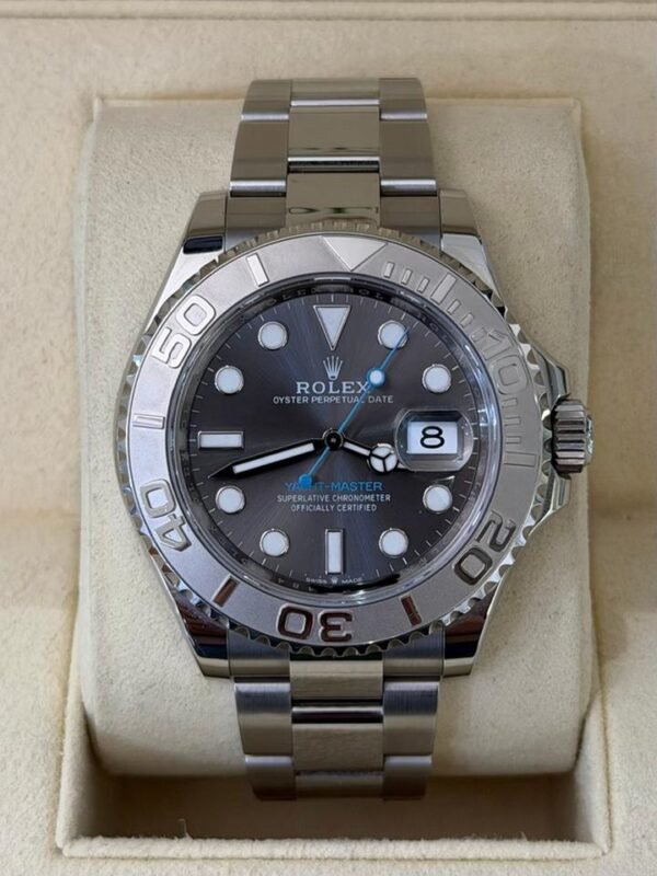 Rolex Yacht-Master 40 del 2024 Italia platino quadrante rhodium ardesia full set excellent