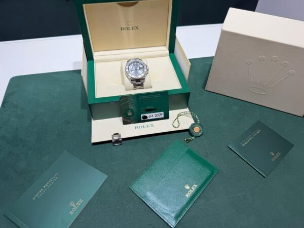 Rolex Yacht-Master 40 del 2024 Italia platino quadrante rhodium ardesia full set excellent
