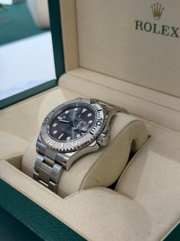 Rolex Yacht-Master 40 del 2024 Italia platino quadrante rhodium ardesia full set excellent