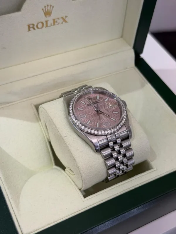 Rolex Datejust 36 del 2011 pink dial ore 6 e ore 9 ghiera in diamanti full set top condition