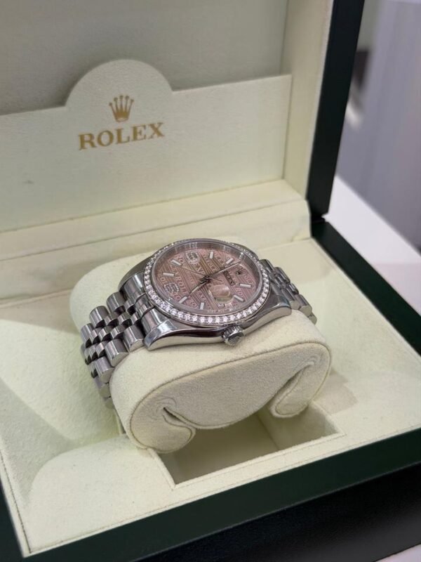 Rolex Datejust 36 del 2011 pink dial ore 6 e ore 9 ghiera in diamanti full set top condition