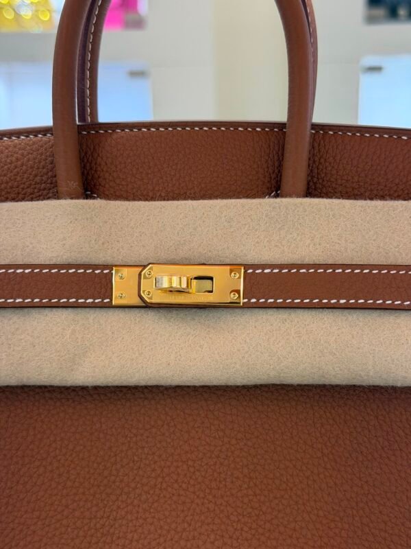 Herm&egrave;s Birkin 25 retourne veau togo colore GOLD ( il pi&ugrave; richiesto ) marrone stampa K NUOVA Dicembre 2025 hardware gold full set con scontrino