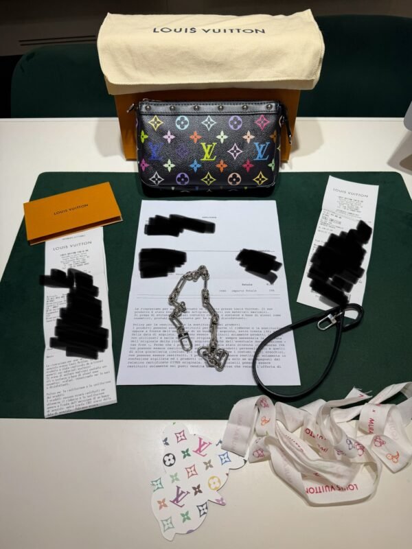 Louis Vuitton x Takashi Murakami Pochette Accessoires Multicolore  del 2025 seminuova full set con scontrino Louis Vuitton, tracolla e catena removibile